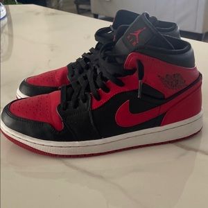 Red Jordan 1 mids